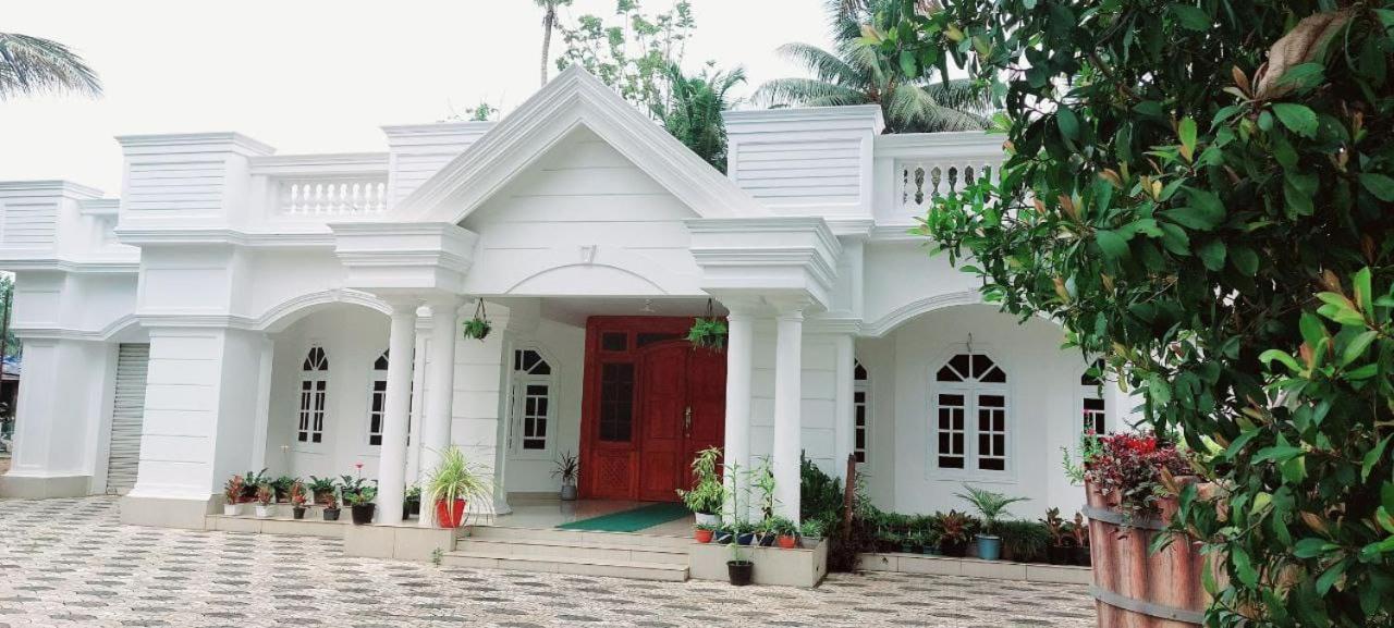 Jinan Palace Guest House Jinan Palace Guest House Nedumbassery Exterior foto